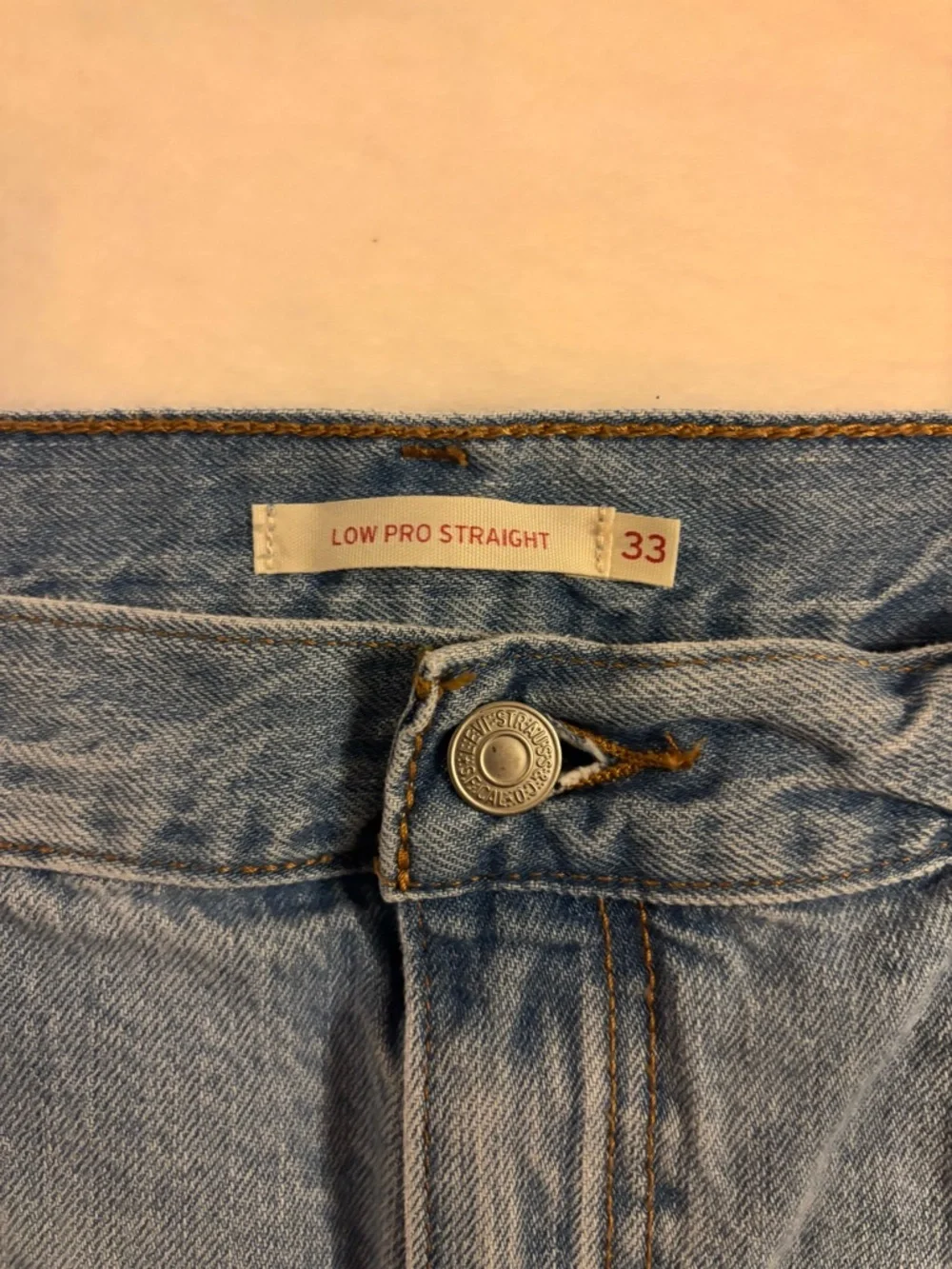 Levi's Light Wash Low Pro Straight Jeans SOLD - Picture 5 of 7